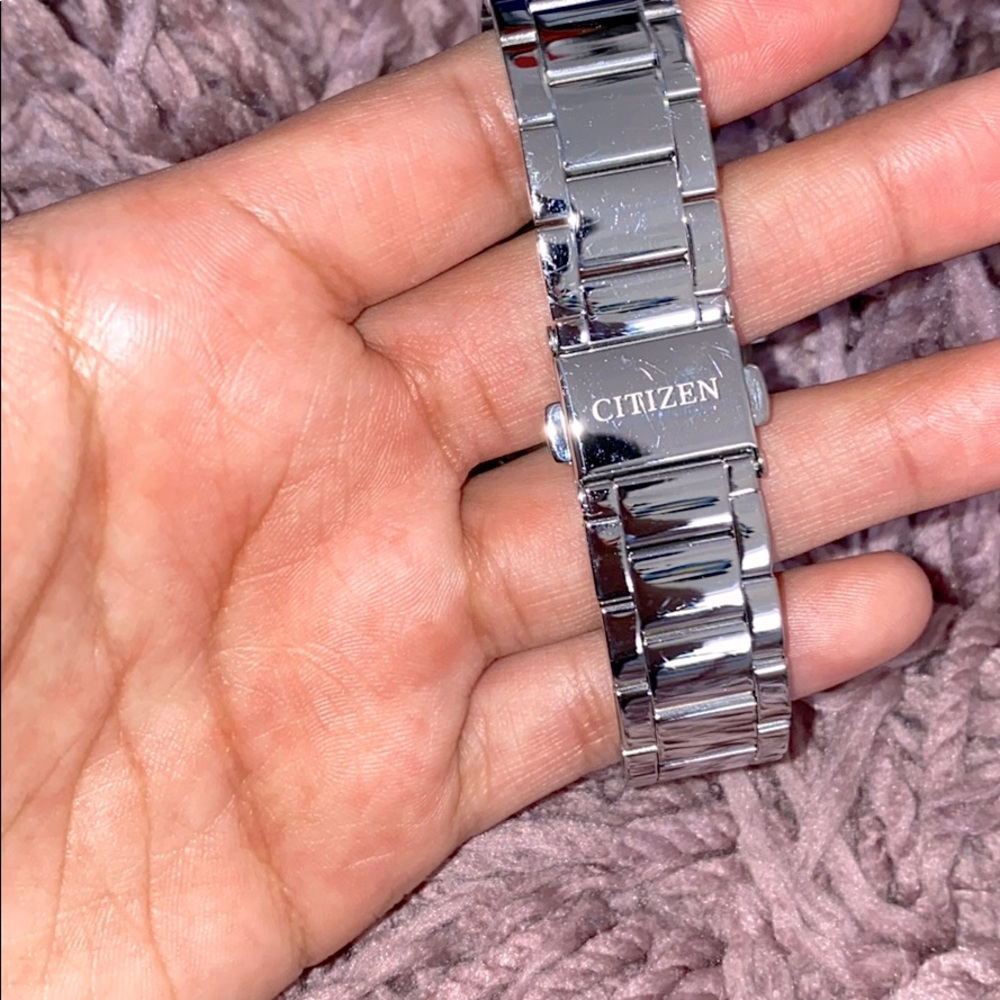 Watch - Picture 2 of 2